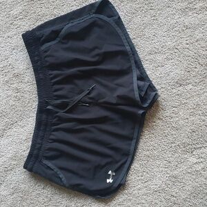 Under Armor Shorts with pockets